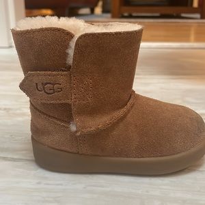 Gently used UGG Keelan size 4/5 (BABY 12-18 mo) Chesnut
